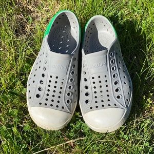 Size 9 toddler Natives